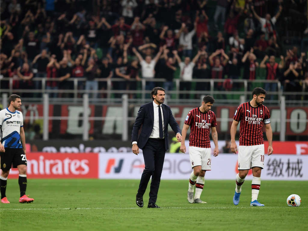 【现场】米兰失守圣西罗，丰塞卡遭万人嘘声痛批